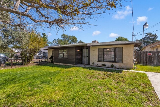 Photo - 4223 Temescal Ave