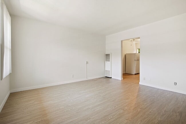 Photo - 10908 SM Blvd, prime Westwood, near transit Unit 08B