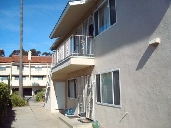 Photo - USD-adjacent 3 bedroom 1 bath apartment