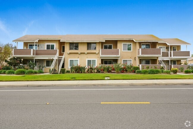 Building Photo - Available now! The Perfect Start Quaint & ... Rental