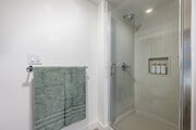 Studio - 471SF - Bathroom - Step Apartments
