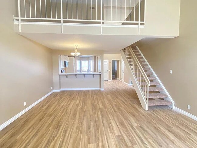 Building Photo - "Charming 2-Bed, 2-Bath Retreat in Prime Santa Ana Location!"