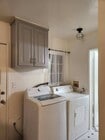 Washer/dryher - 7010 Cozycroft Ave House
