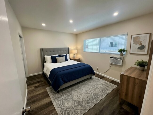 Photo - 15025 Burbank Blvd Unit 2