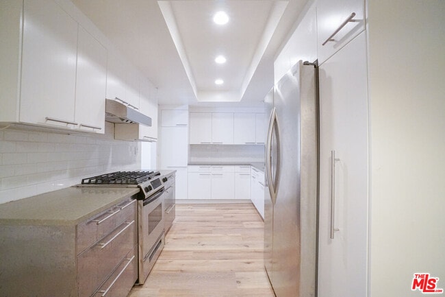 Photo - 1534 N Formosa Ave