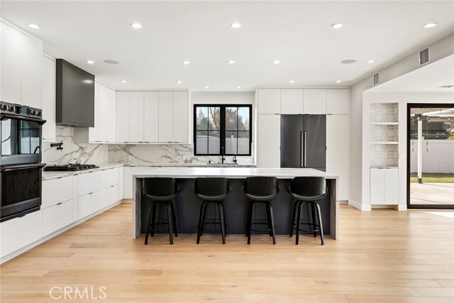 Photo - 18110 Bromley St