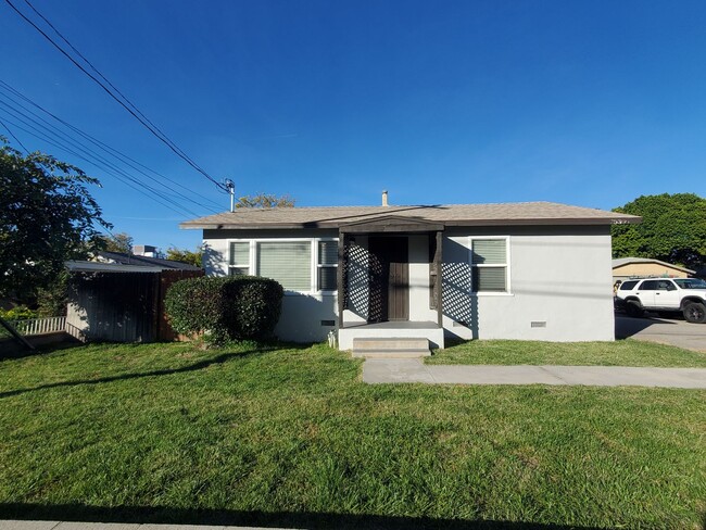 Building Photo - Updated Two-Bedroom 1-Bathroom House with Carport