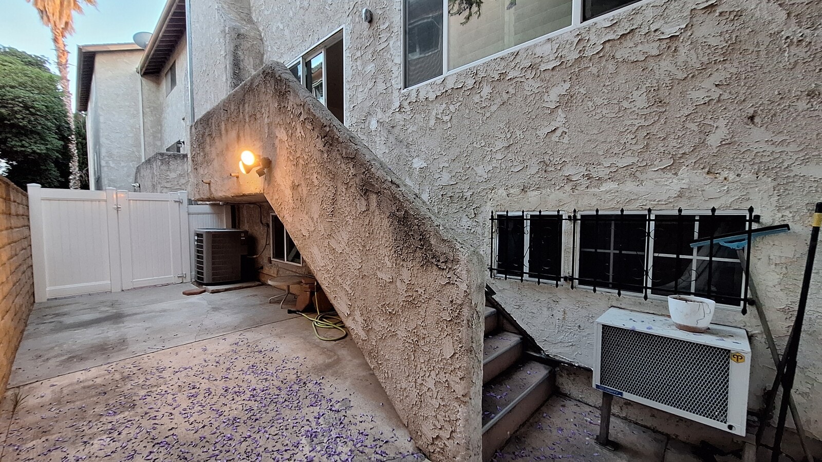 Photo - 15610 Moorpark St Townhome