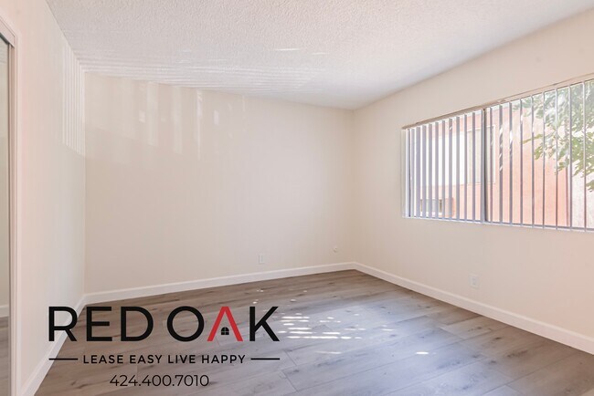 Photo - 1545 N Bronson Ave Unit 106