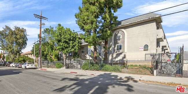 Photo - 9034 Willis Ave Unit 14