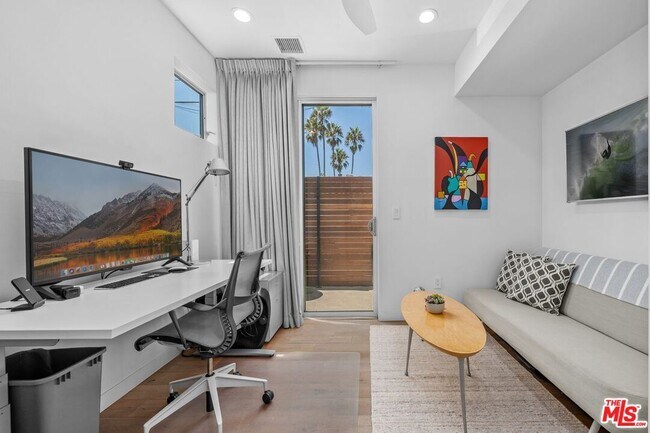 Photo - 3623 1/2 S Centinela Ave