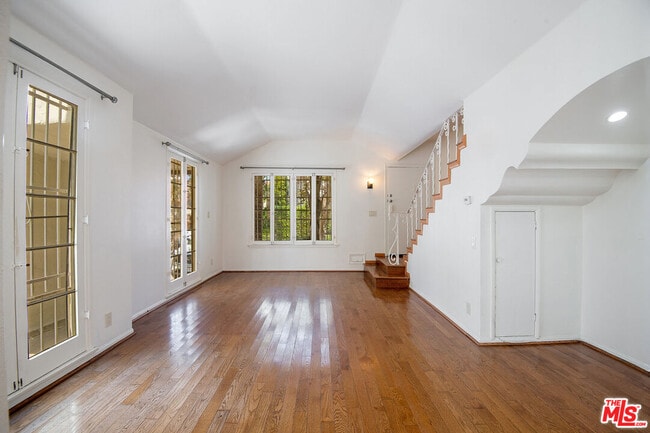 Photo - 6140 W 6th St