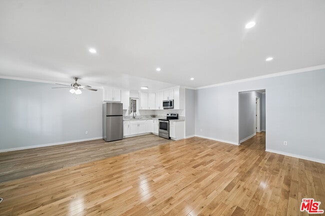 Photo - 7032 Lanewood Ave Unit 101