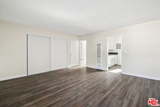 Photo - 8924 Van Nuys Blvd Unit 14