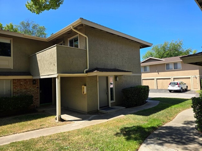 Photo - JAMACHA GREENS BEAUTY – FULLY REMODELED 2BR TOWNHOME!