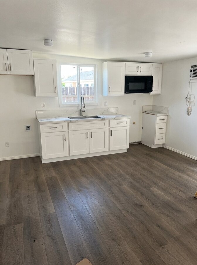 Photo - 1453 Springvale St Unit 2