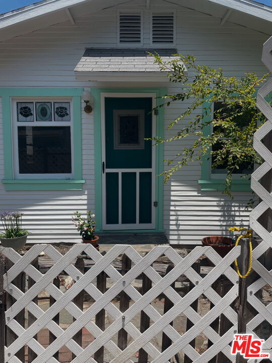 Photo - 103 S Guadalupe Ave House