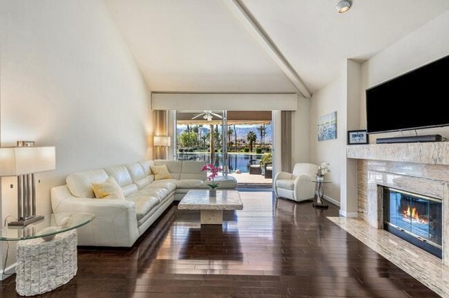 Photo - 142 Lakeshore Dr