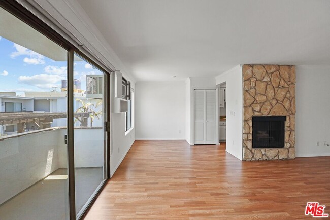 Photo - 11908 Dorothy St Unit 207