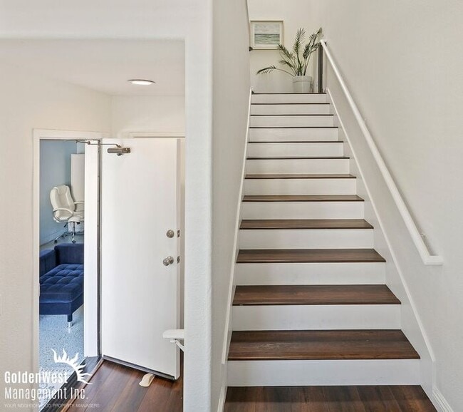 Photo - Bright and Modern 2Bdm 2Ba Townhome with Private Patio in Scripps Ranch!