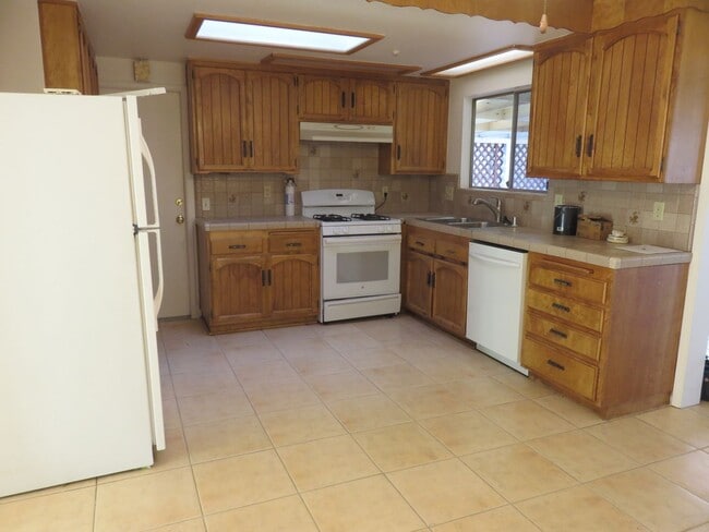Photo - 4bd/2bath Crestview Terrace Home available in Lompoc