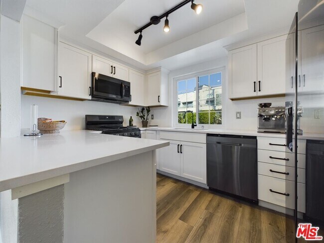 Photo - 4551 Kester Ave Unit 1