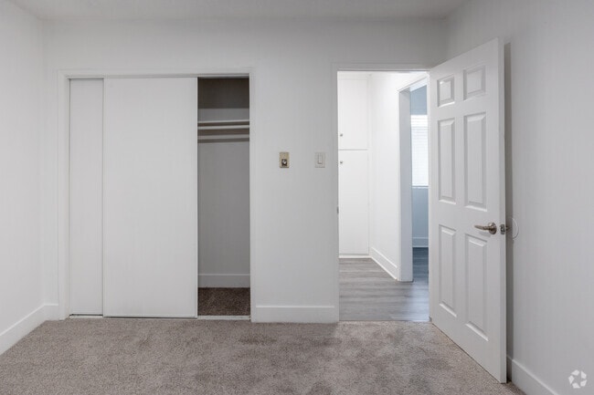 1BR, 1BA - 520SF - La Paloma