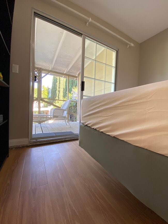 Private Patio - 777 Stephens Avenue Unit 777