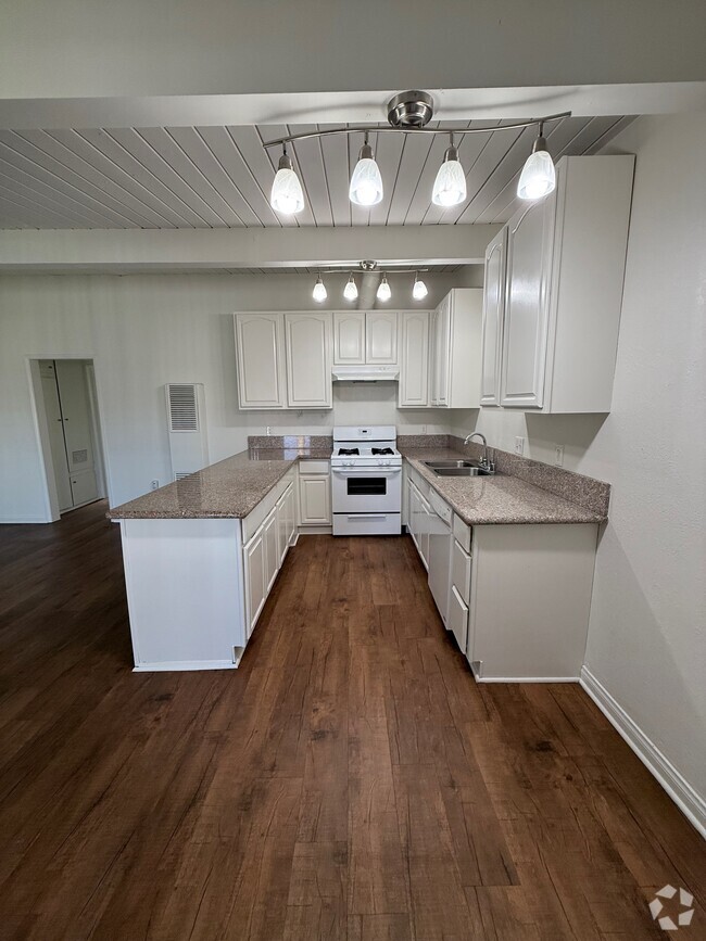 Building Photo - Friendly Hills Villas Rental