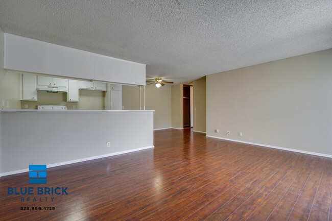 Building Photo - 10250 Commerce Ave Unit 216