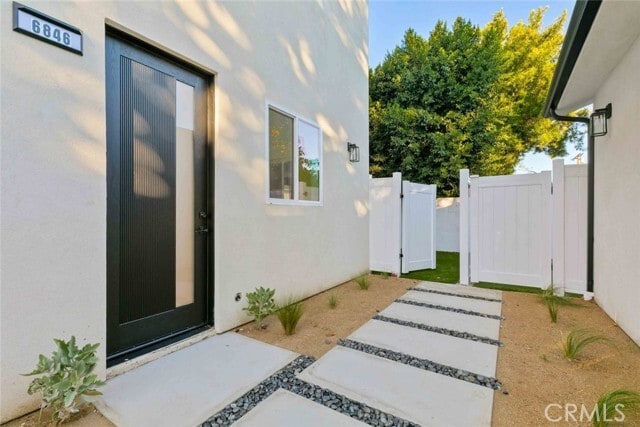 Photo - 6846 Cedros Ave