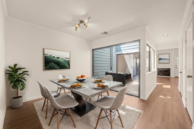 Building Photo - Tarzana Townhome – 2BR/2.5BA + Community P...