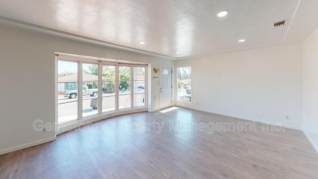 Photo - 6132 Pembroke Dr