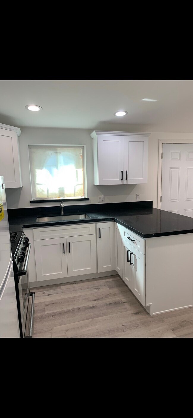 Photo - 10348 Petit Ave