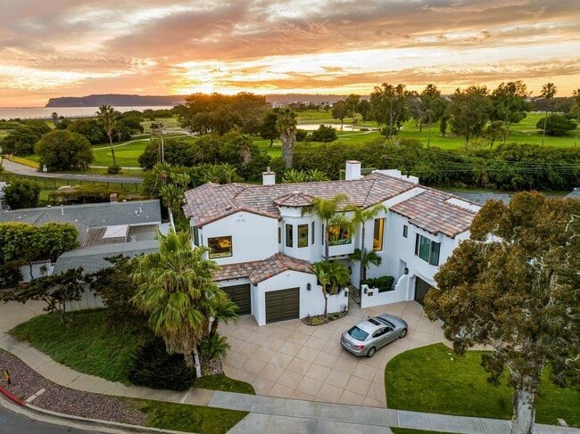 Photo - 1070 Coronado Ave