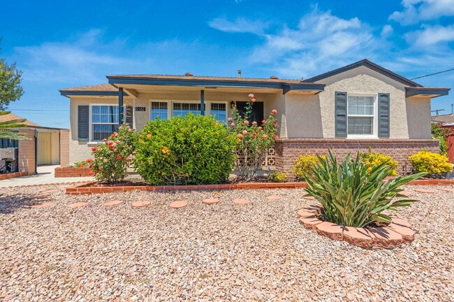 Building Photo - A San Diego Vacation Home with a Pool? Yes please!
