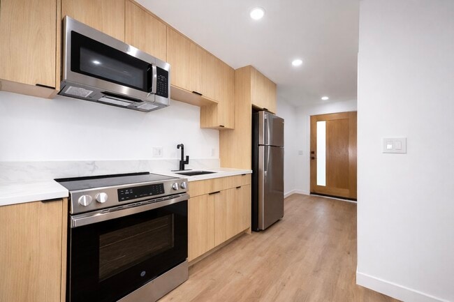 Photo - 12527 Cranbrook Ave Unit 1