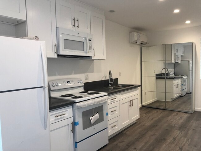 Full kitchen. View from unit entrance - 1740 Preuss Rd Unit ADU