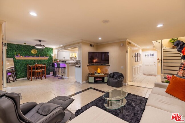 Photo - 8505 Burnet Ave