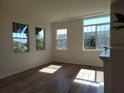 Photo - Liberty Station - Tri-Level 3bd/3.5bth Tow...