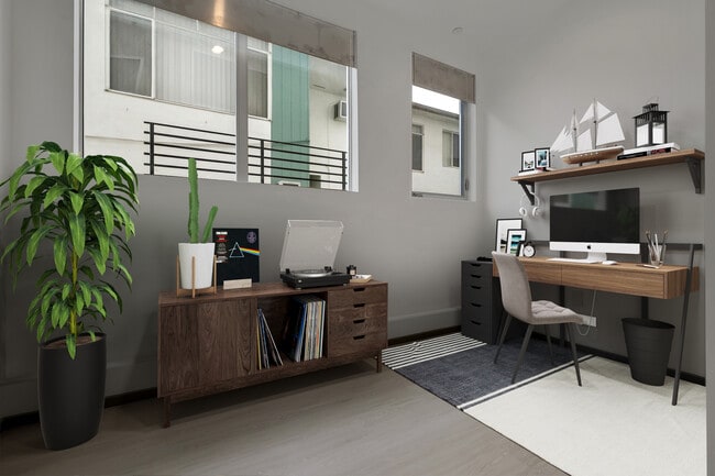 Photo - 1063 S Wooster St