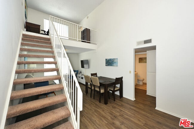 Photo - 3600 Bagley Ave Unit #302