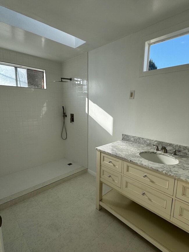 Photo - 2217 Selby Ave