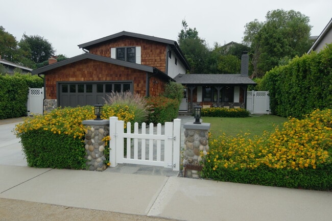 Photo - 30621 Sandtrap Dr House