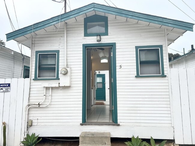 Photo - Come home to a cozy cottage on the coast! If you've been looking to make a move to the beach, now... Unit 5