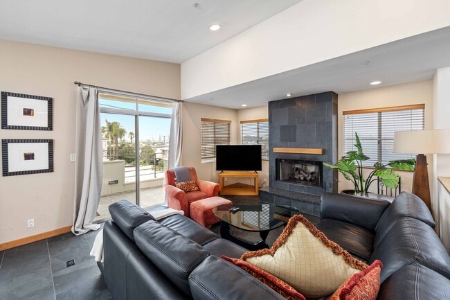 Photo - 452 Marine Pl