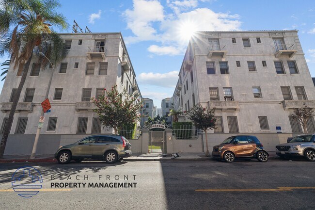 Photo - 702-708 S. Mariposa Ave.
