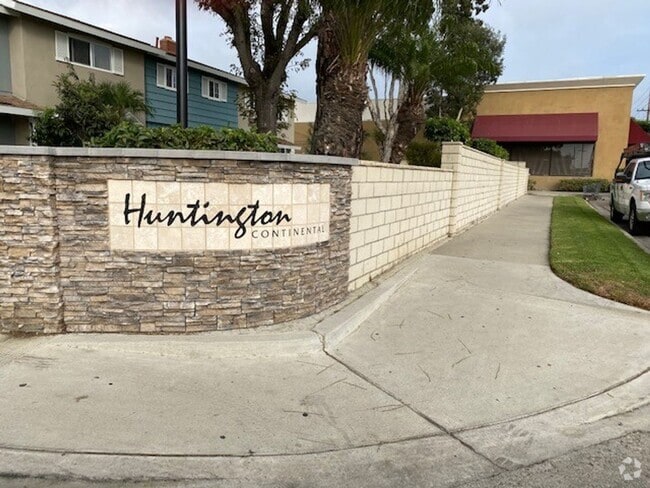 Building Photo - **Coming Soon ** Spacious 4-Bedroom Townho... Rental