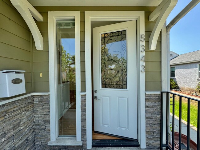 Photo - 8343 DUNBARTON - SHORT TERM LEASES AVAILABLE , NEWER*4 BD*3BA*TOWNHOME*PRIVATE YARD*WASHER/DRYER* Unit 8343