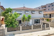 Photo - 1224 N Mansfield Ave Apartments